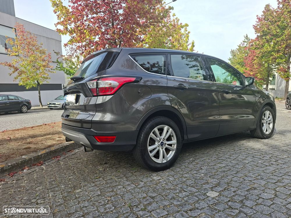 Ford Kuga - 2