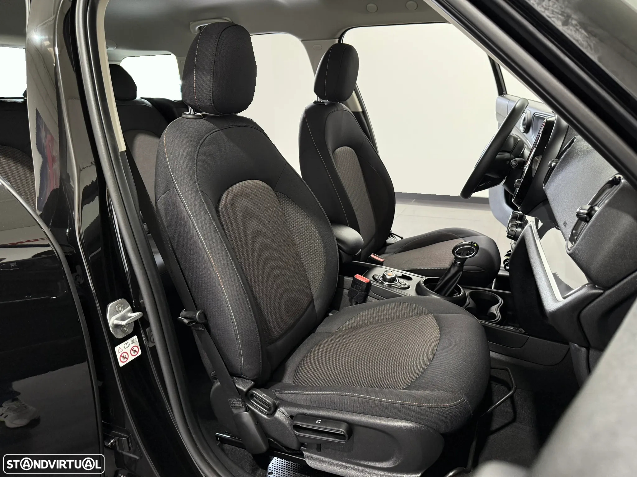 MINI Countryman Cooper SE ALL4 Auto - 37