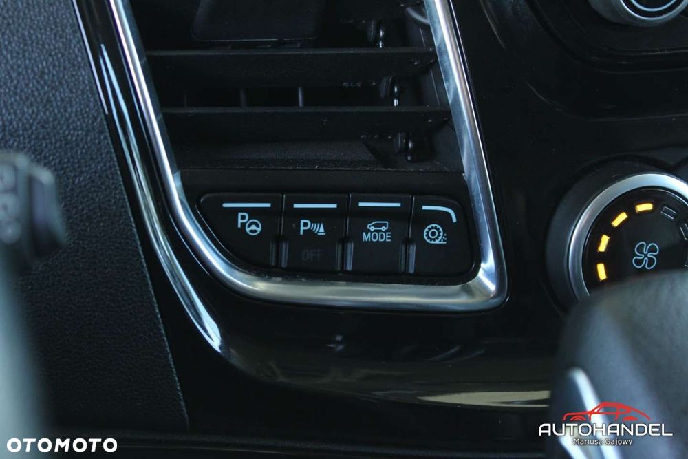 Ford Tourneo Custom - 22