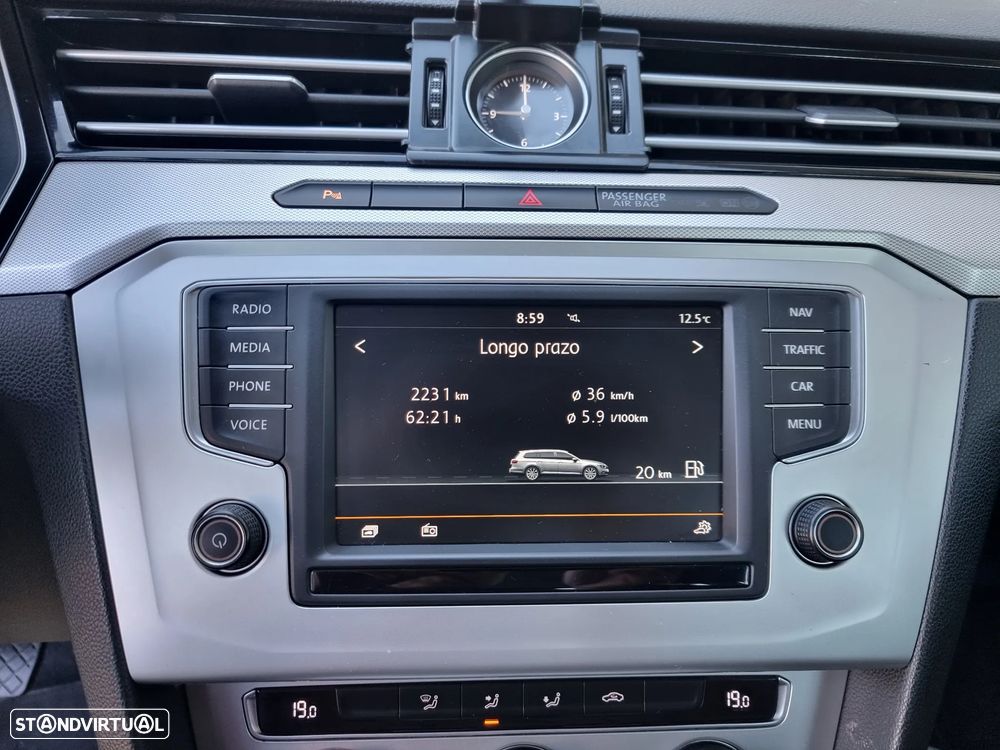 VW Passat Variant 2.0 TDI Confortline - 16