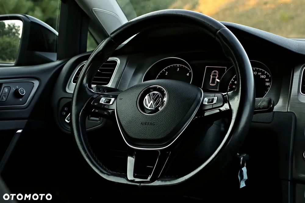 Volkswagen Golf 1.6 TDI BlueMotion Technology Cup - 33