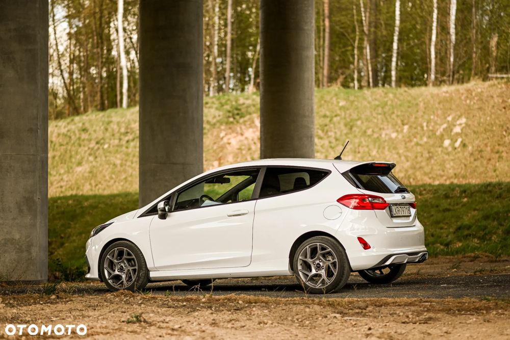 Ford Fiesta - 18