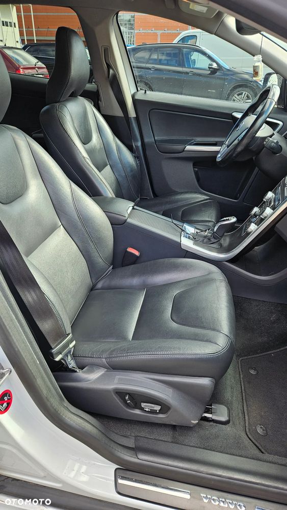Volvo XC 60 T5 AWD Summum - 12