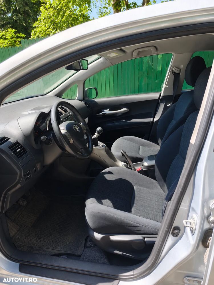 Toyota Auris 2.0 D-4D Luna - 6