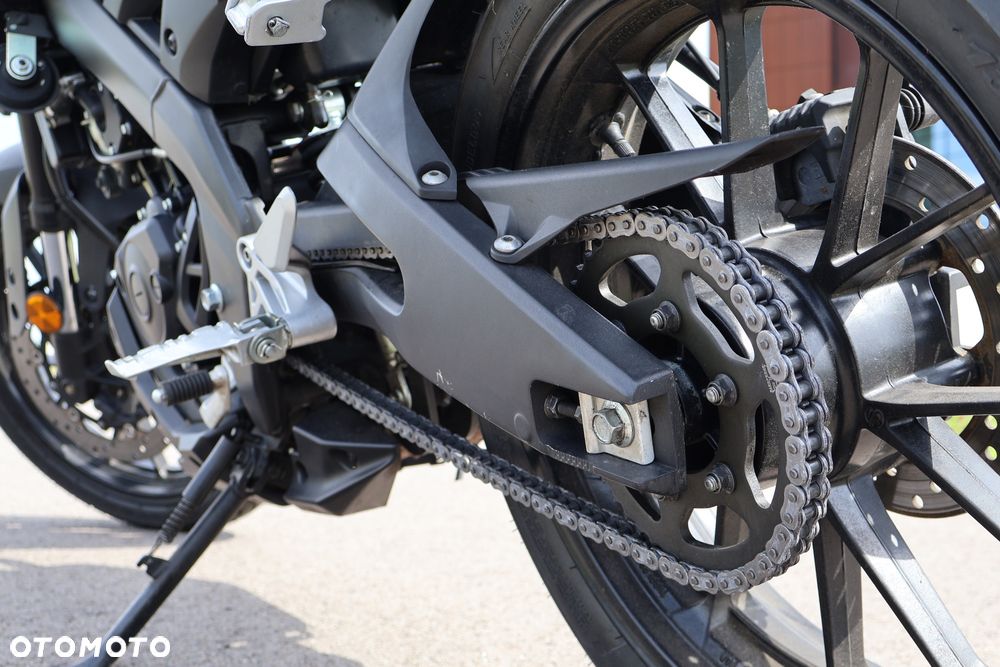 Yamaha MT - 8