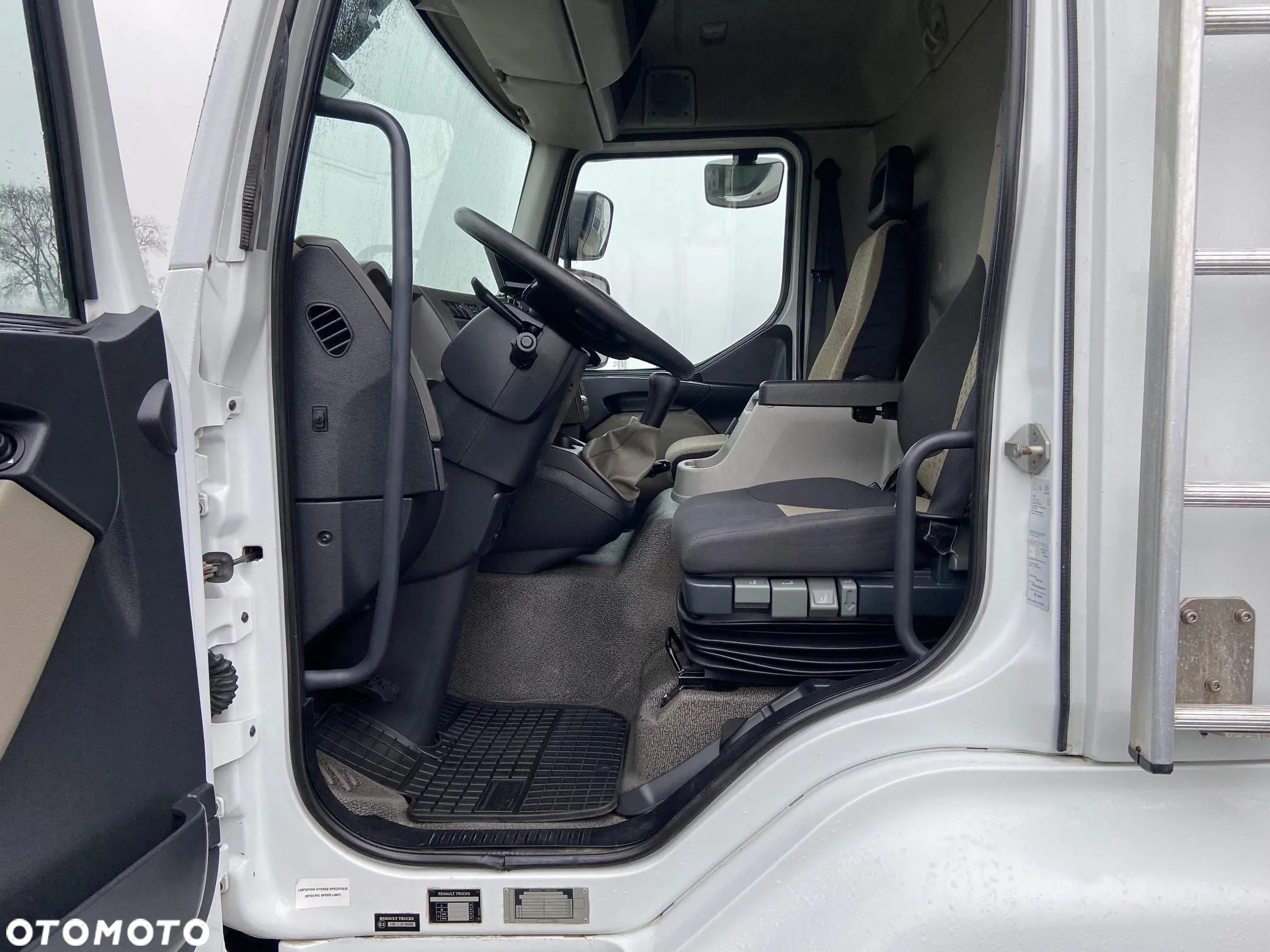 Renault MIDLUM 270 DXI 16 T  CARRIER SUPRA 950 MT - 7