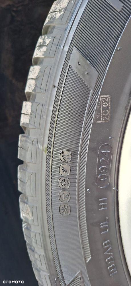 Opel Astra 1.6 Turbo Design Edition - 35