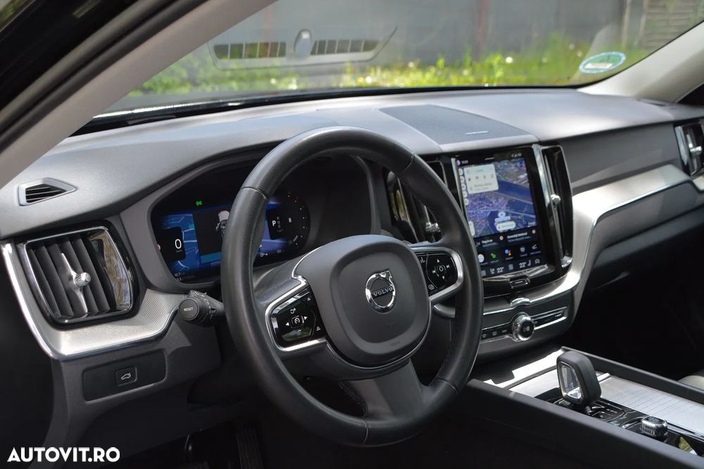 Volvo XC 60 B4 D AWD Plus Dark - 4