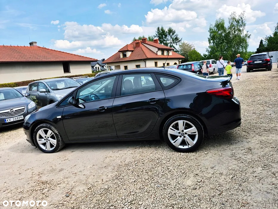 Opel Astra IV 1.4 T Business EU6 - 23
