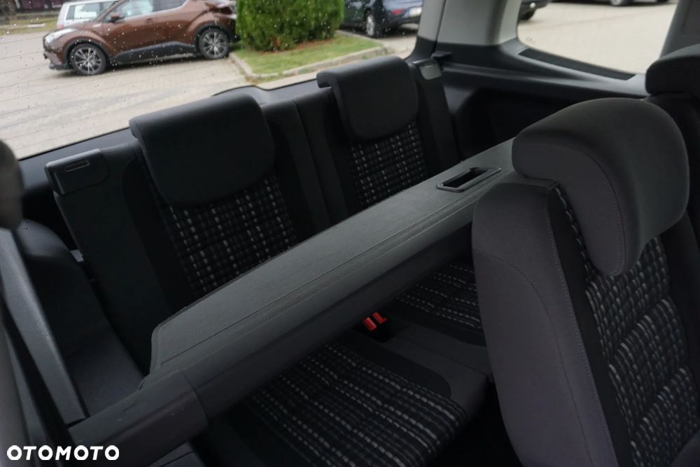 Volkswagen Touran 2.0 TDI DPF Cross - 25