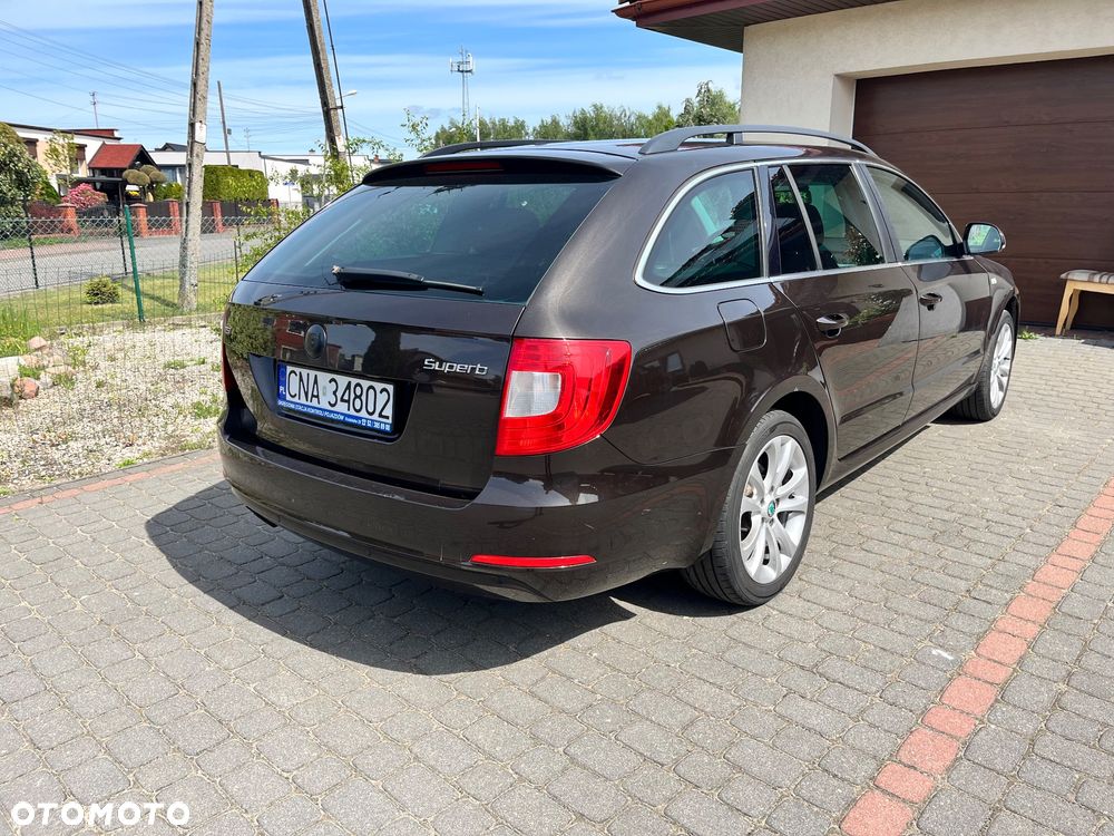 Skoda Superb 1.8 TSI FAMILY - 5