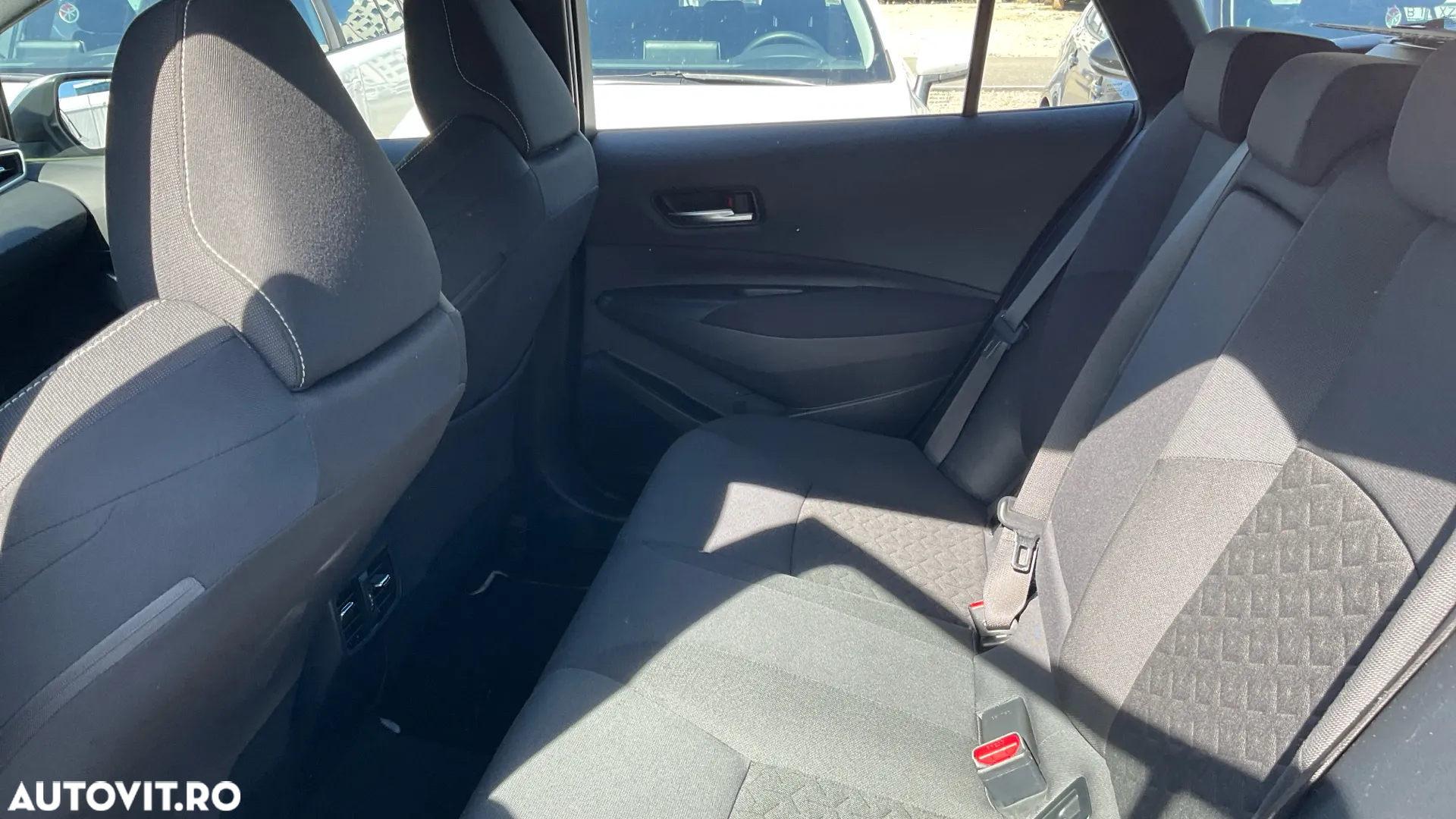 Toyota Corolla 2.0 HSD Dynamic interior Negru - 24