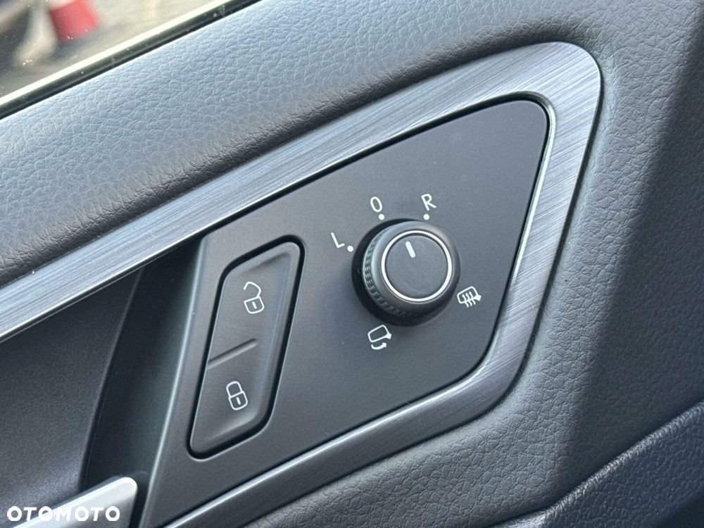 Volkswagen Golf - 16