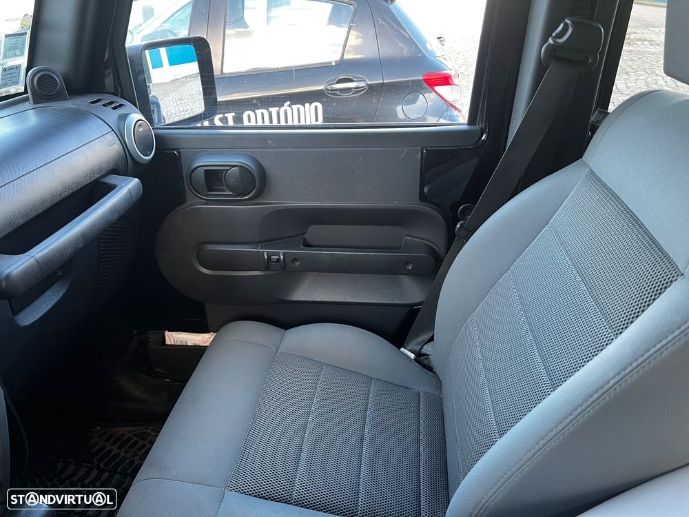 Jeep Wrangler 2.8 CRD ATX Sport - 9