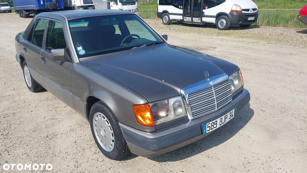 Mercedes-Benz W124 (1984-1993) - 13
