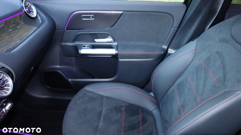 Mercedes-Benz GLA 200 d 4-Matic AMG Line 8G-DCT - 16