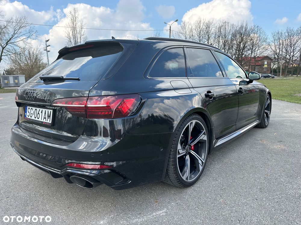 Audi RS4 Limousine - 3