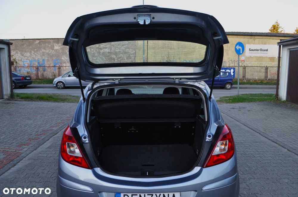 Opel Corsa 1.2 16V Essentia - 9
