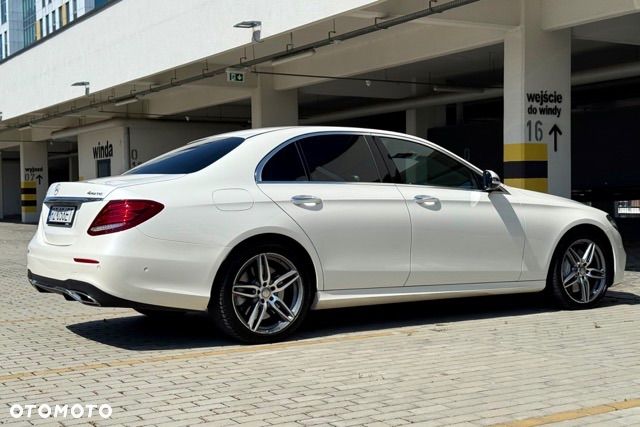Mercedes-Benz Klasa E 400 4-Matic 9G-TRONIC - 10