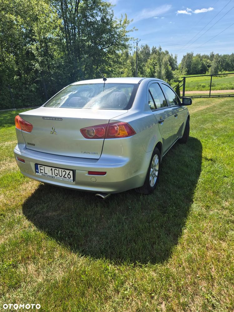 Mitsubishi Lancer 1.5 - 17