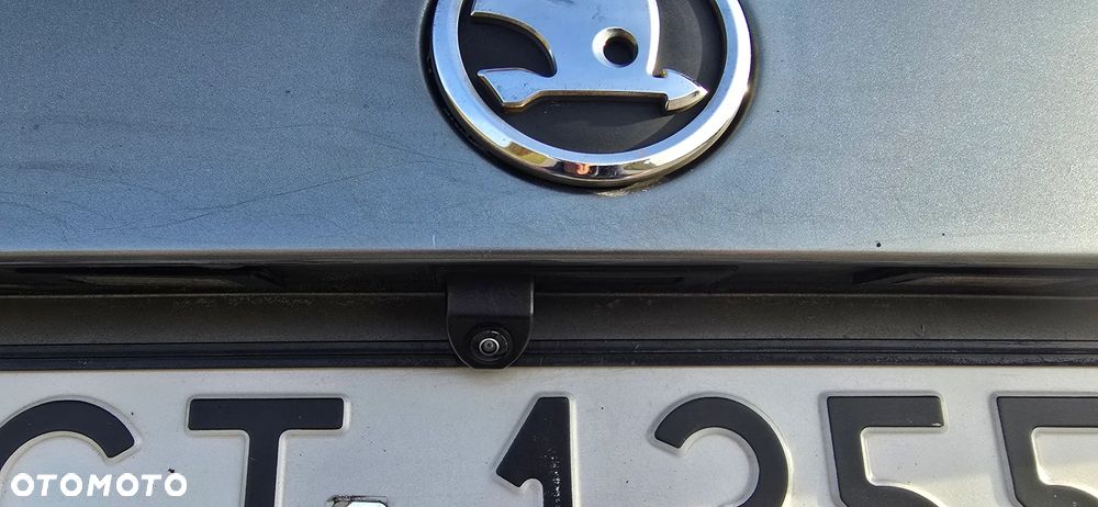 Skoda Superb 2.0 TDI PD Comfort - 6