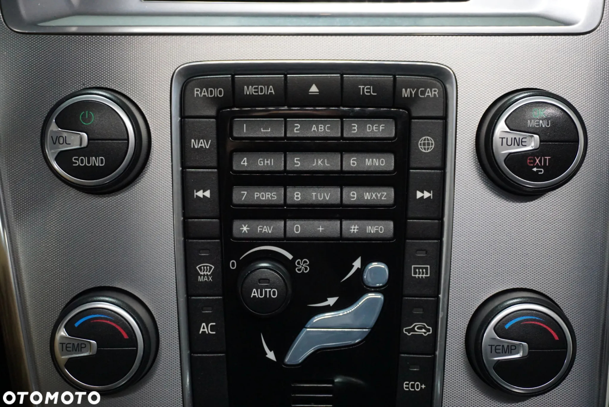 Volvo XC 60 - 30