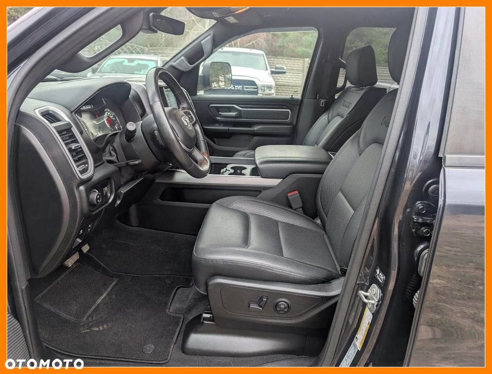 RAM 1500 Crew Cab Shortbed Bighorn - 16