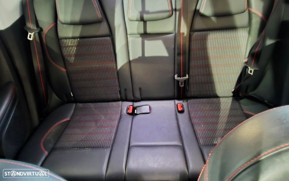 Peugeot 2008 1.2 PureTech GT Line - 10