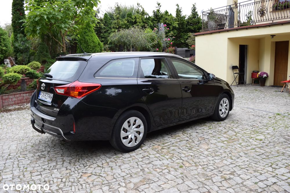 Toyota Auris 1.4 D-4D Design Edition - 8