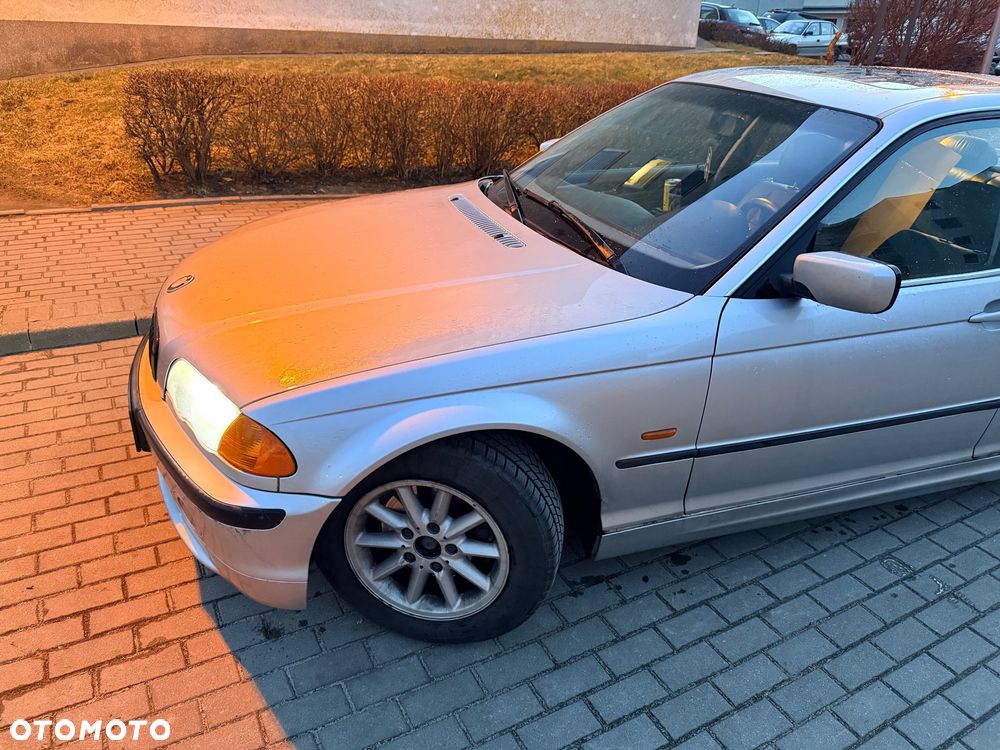 BMW Seria 3 323i - 2