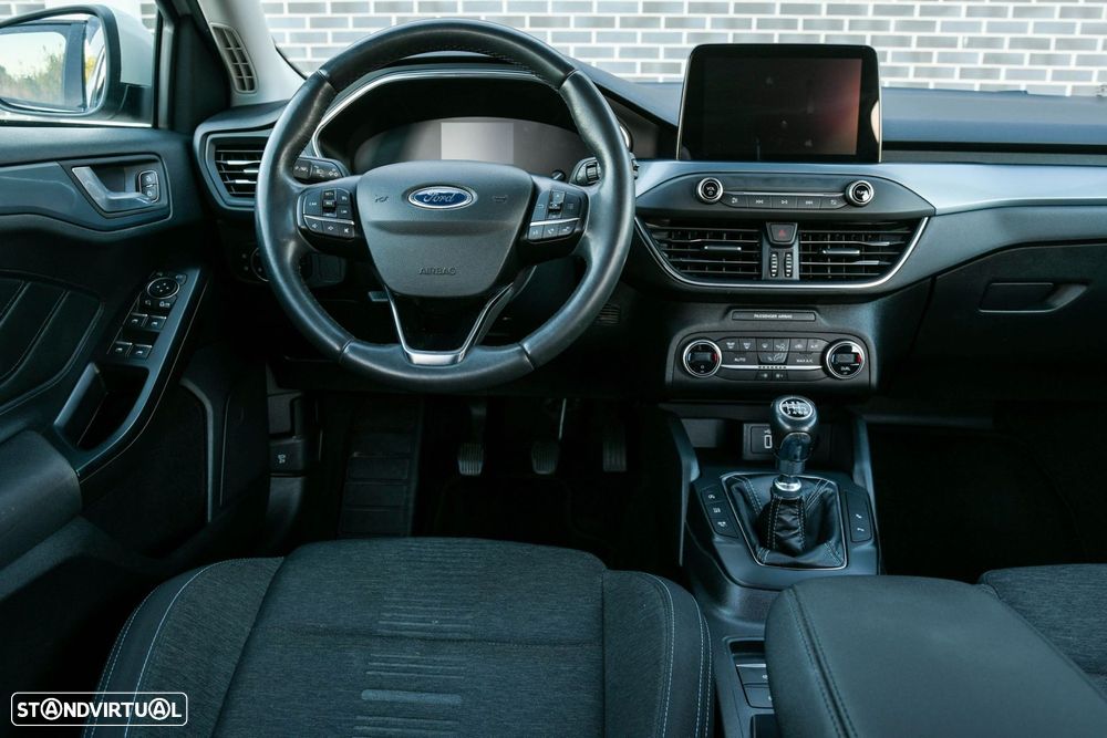 Ford Focus 1.0 EcoBoost Active X - 21