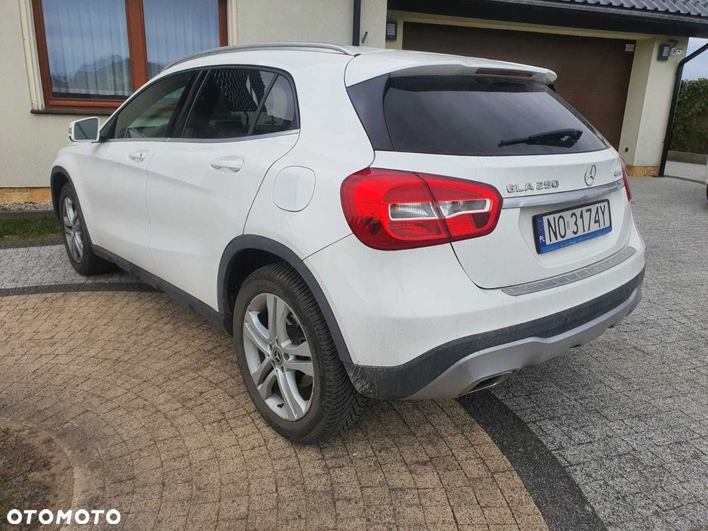 Mercedes-Benz GLA - 3
