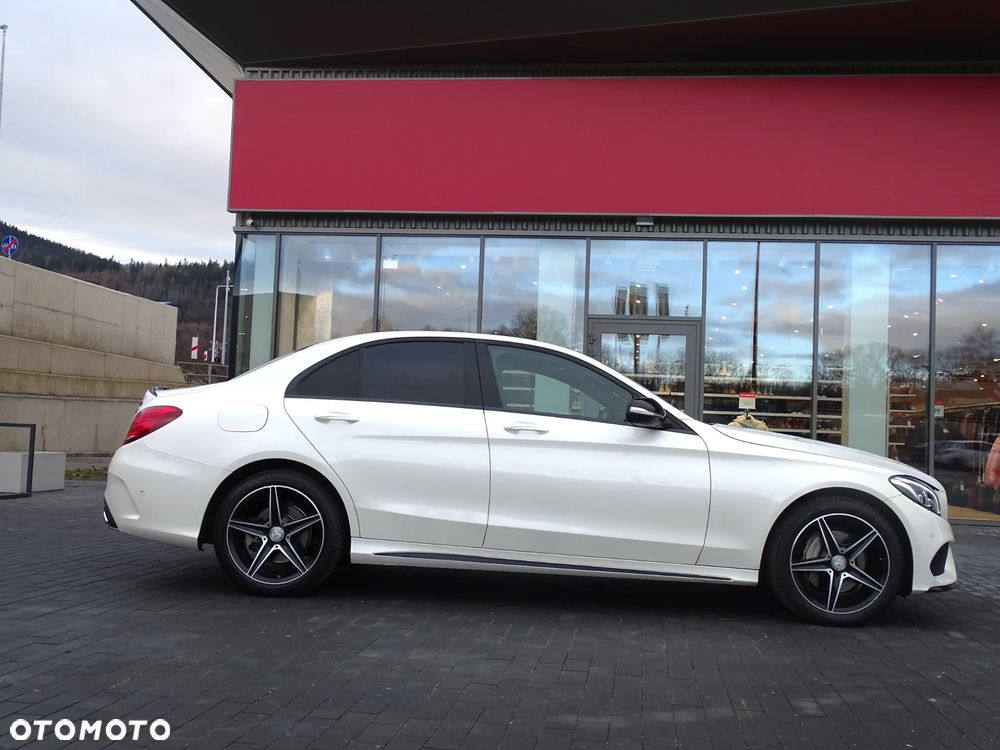 Mercedes-Benz Klasa C 200 7G-TRONIC AMG Line - 27
