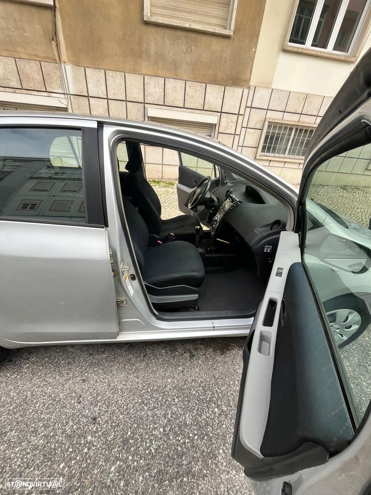 Toyota Yaris 1.0 VVT-i - 27