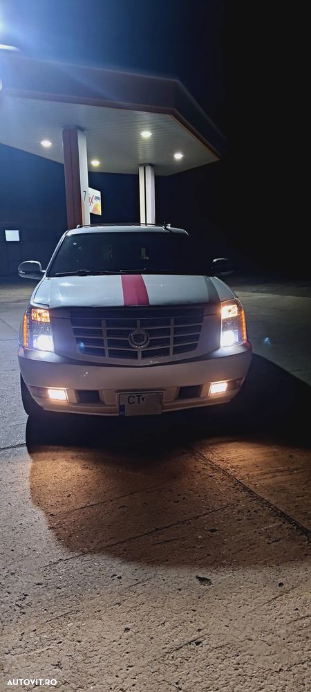 Cadillac Escalade 6.0 V8 Platinum - 21