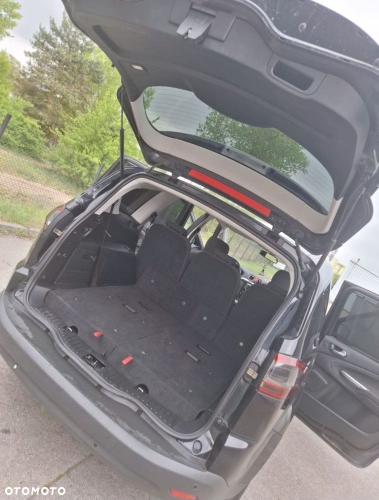 Ford S-Max - 8