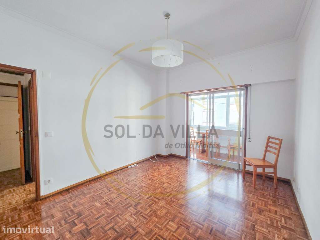 Apartamento T3 com 3 varandas - Laranjeiro, Almada - 1375€ - Grande imagem: 2/25
