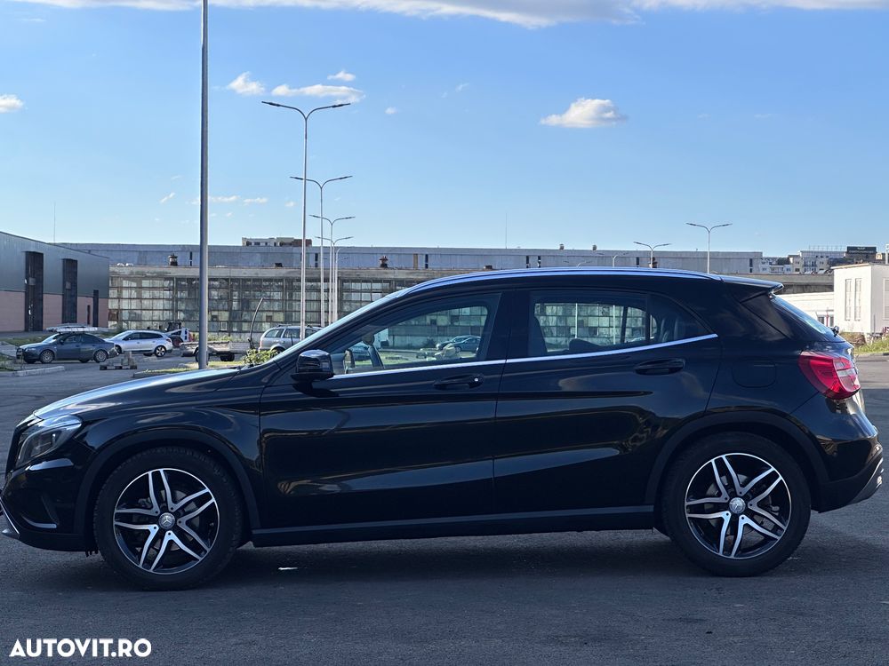 Mercedes-Benz GLA - 21