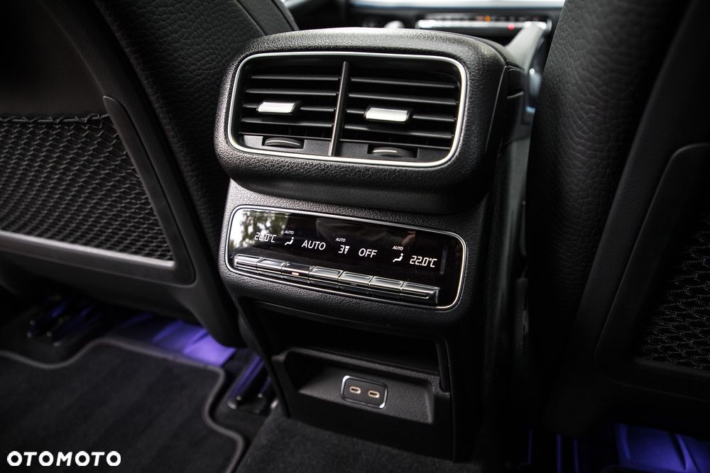 Mercedes-Benz GLE - 28