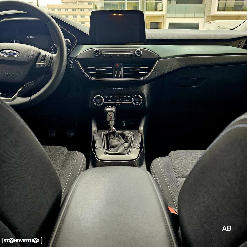 Ford Focus 1.0 EcoBoost Active - 17