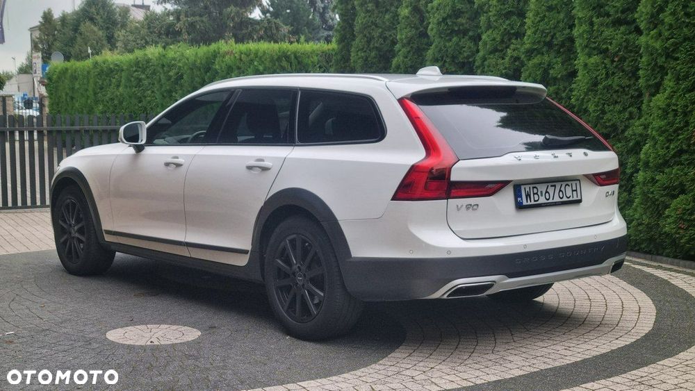 Volvo V90 Cross Country - 5