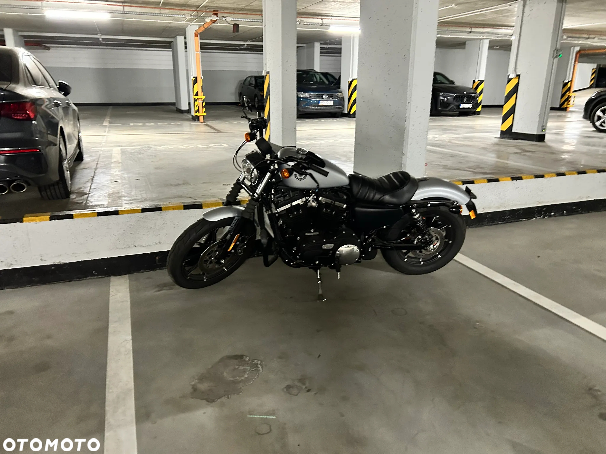 Harley-Davidson Sportster Iron 883 - 14