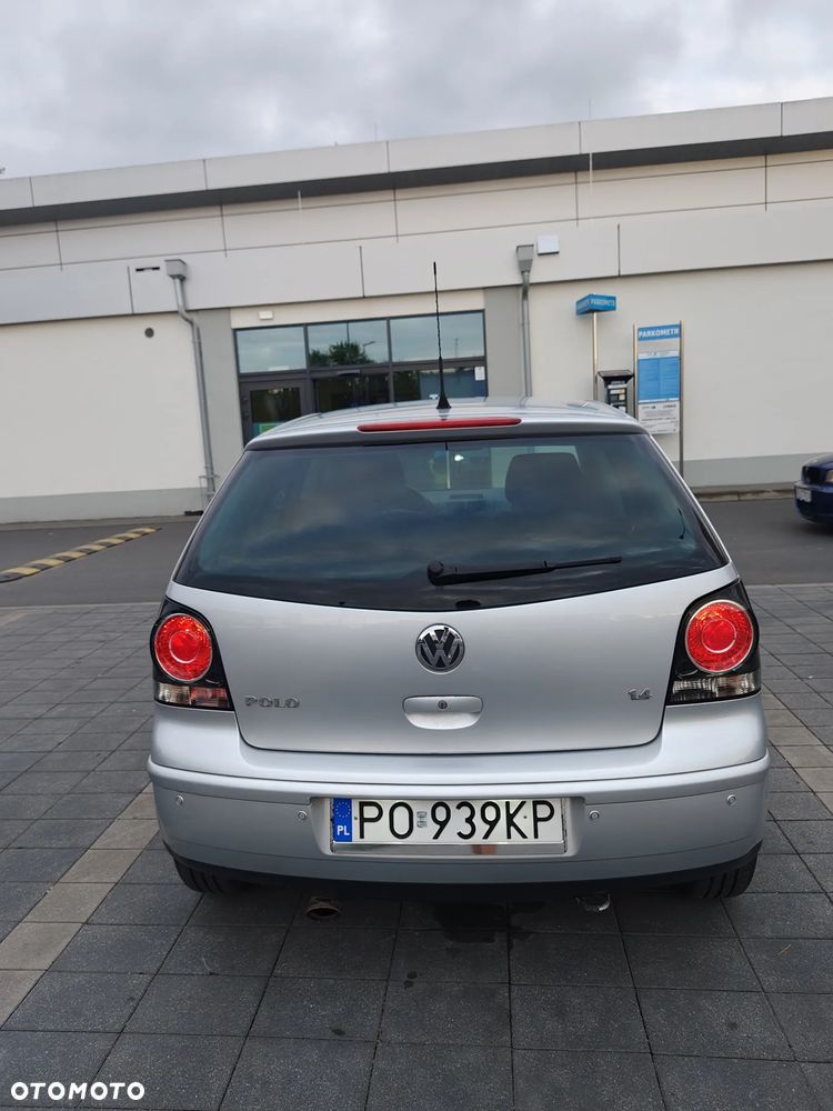 Volkswagen Polo 1.4 16V Trendline - 2