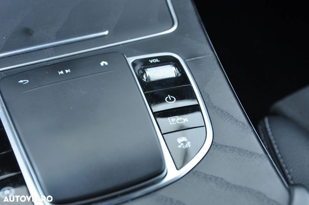 Mercedes-Benz GLC 300 d 4MATIC 9G-TRONIC AMG Line Plus - 26