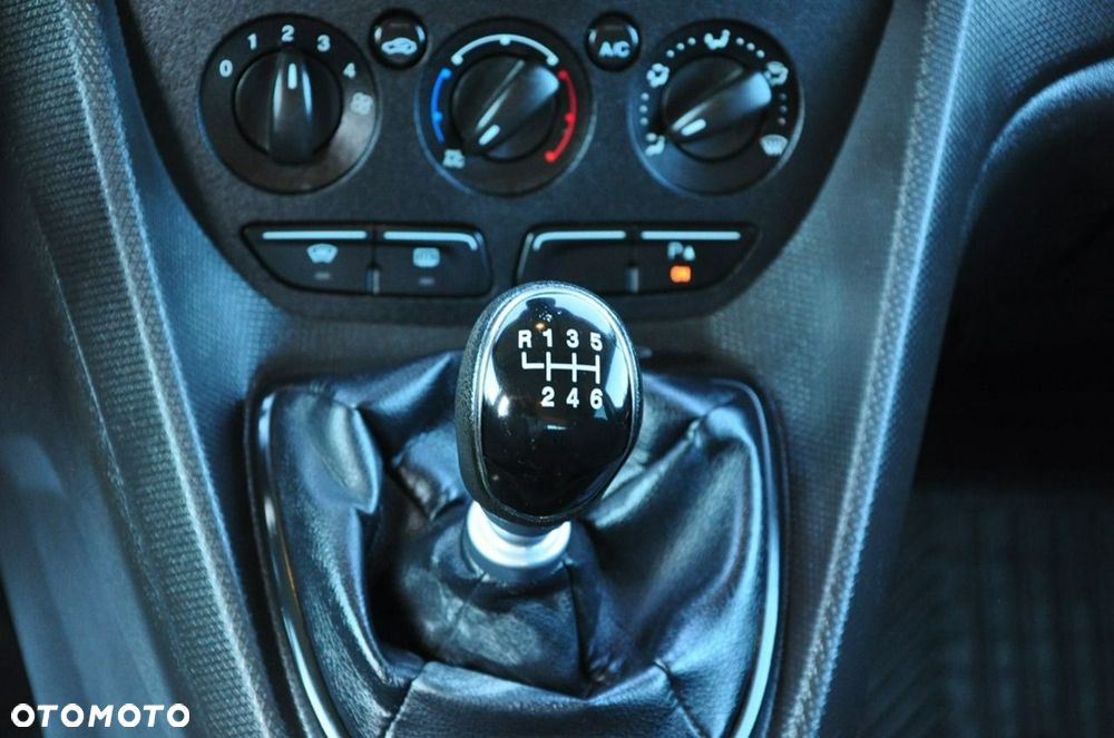 Ford Transit Connect - 35