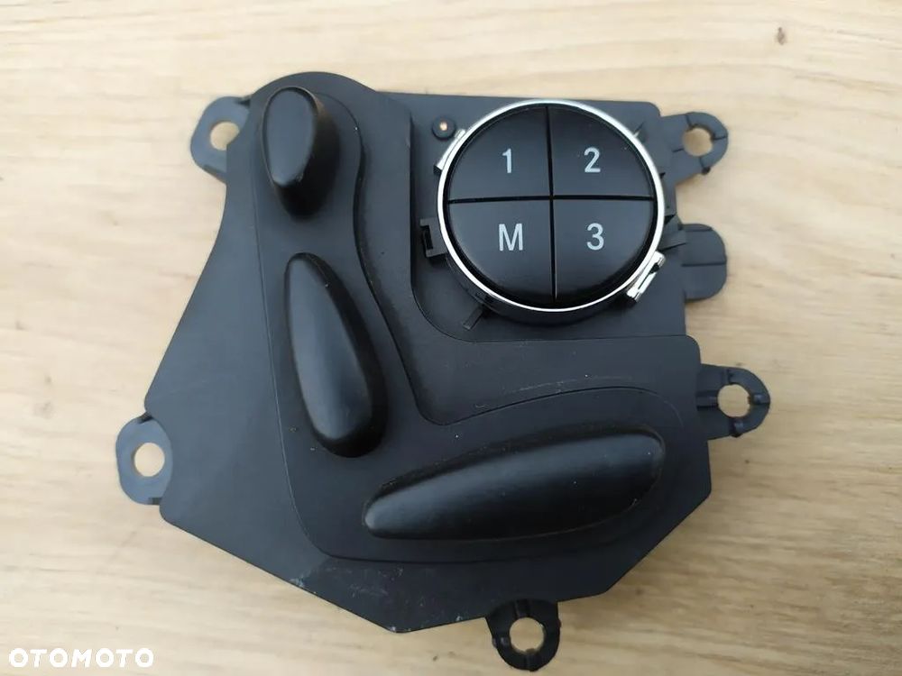 MERCEDES W211 PANEL STEROWANIA FOTELA LEWEGO 2118207710