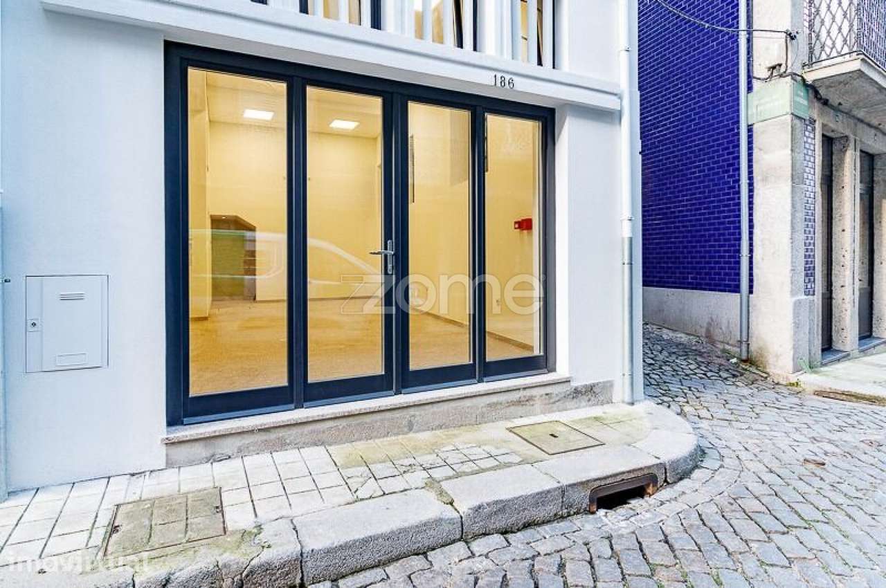 Loja para Arrendamento – Rua dos Caldeireiros, Porto - Grande imagem: 4/15