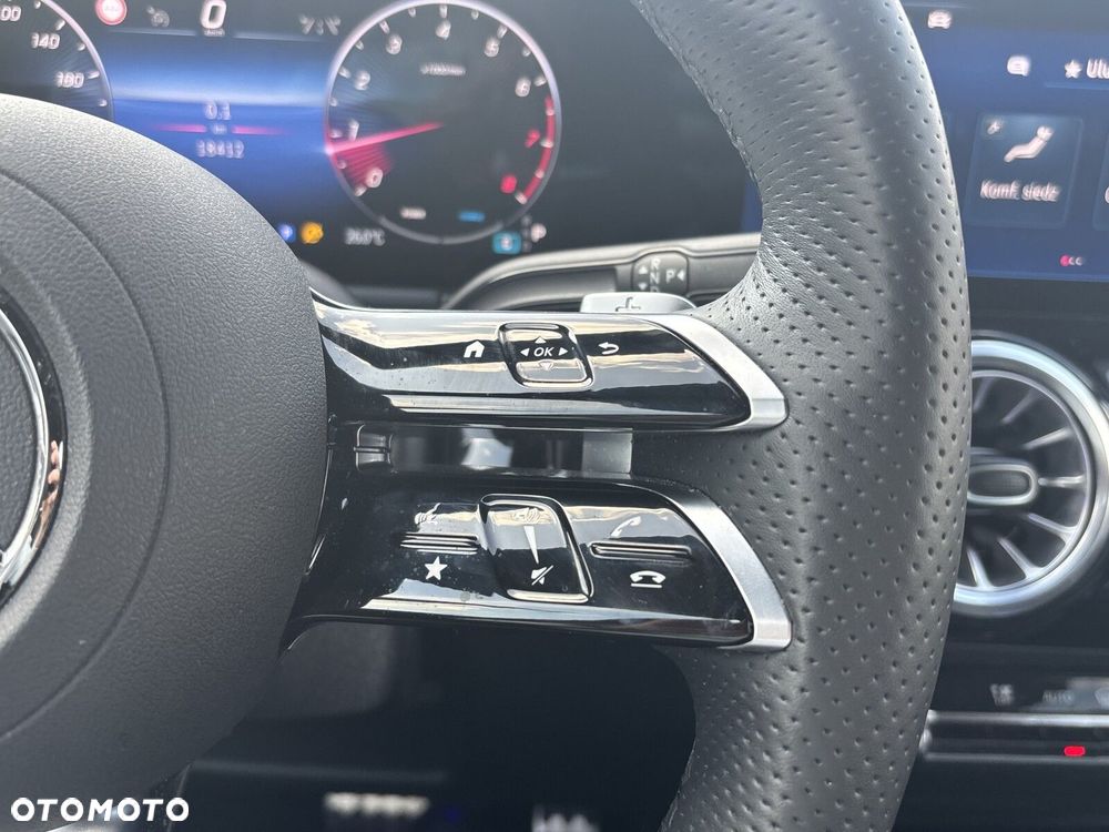 Mercedes-Benz GLA 200 AMG Line - 27