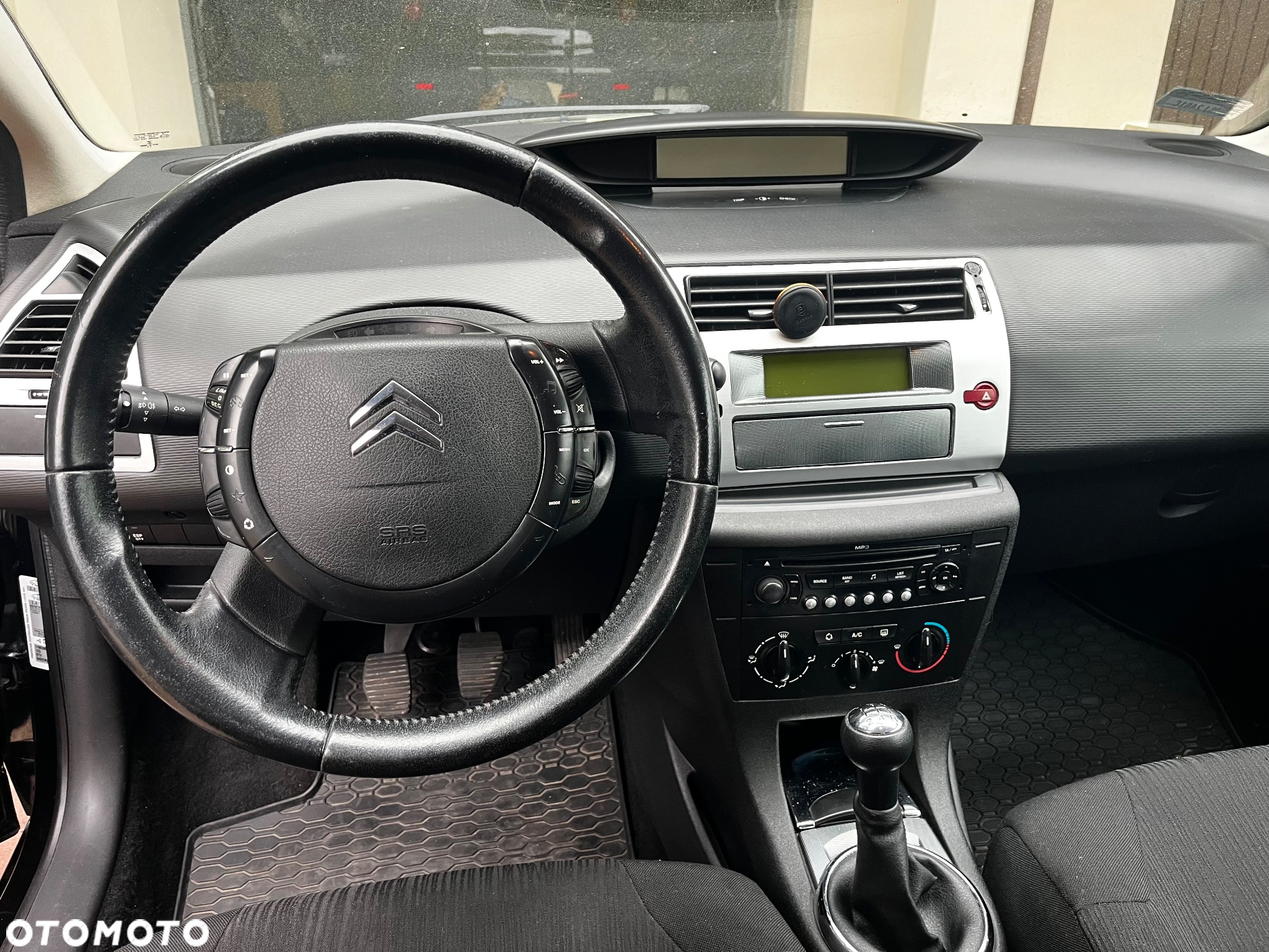 Citroën C4 Coupe 1.4 16V Advance - 8