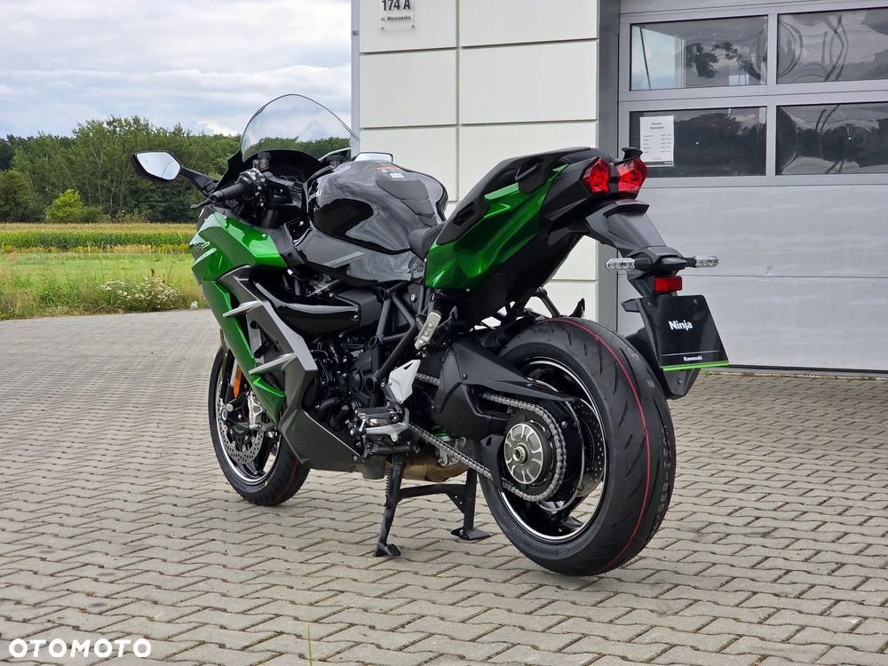 Kawasaki Ninja H2 SX - 12